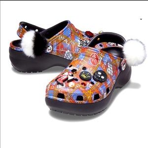 🎁🎁🎁SOLD OUT cruella crocs size 7 new in package